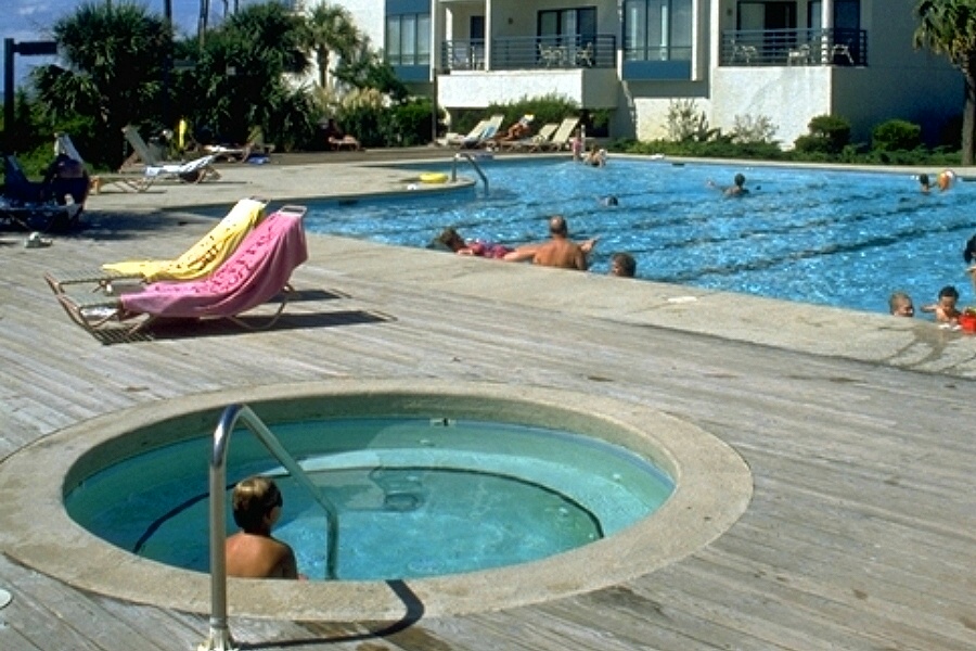 VILLAMARE Pools